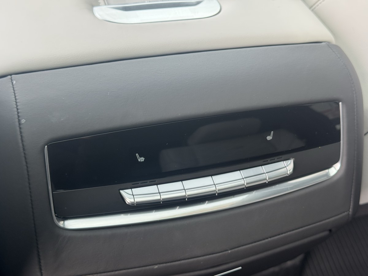 2025 Cadillac Escalade ESV V-Series - Photo 38