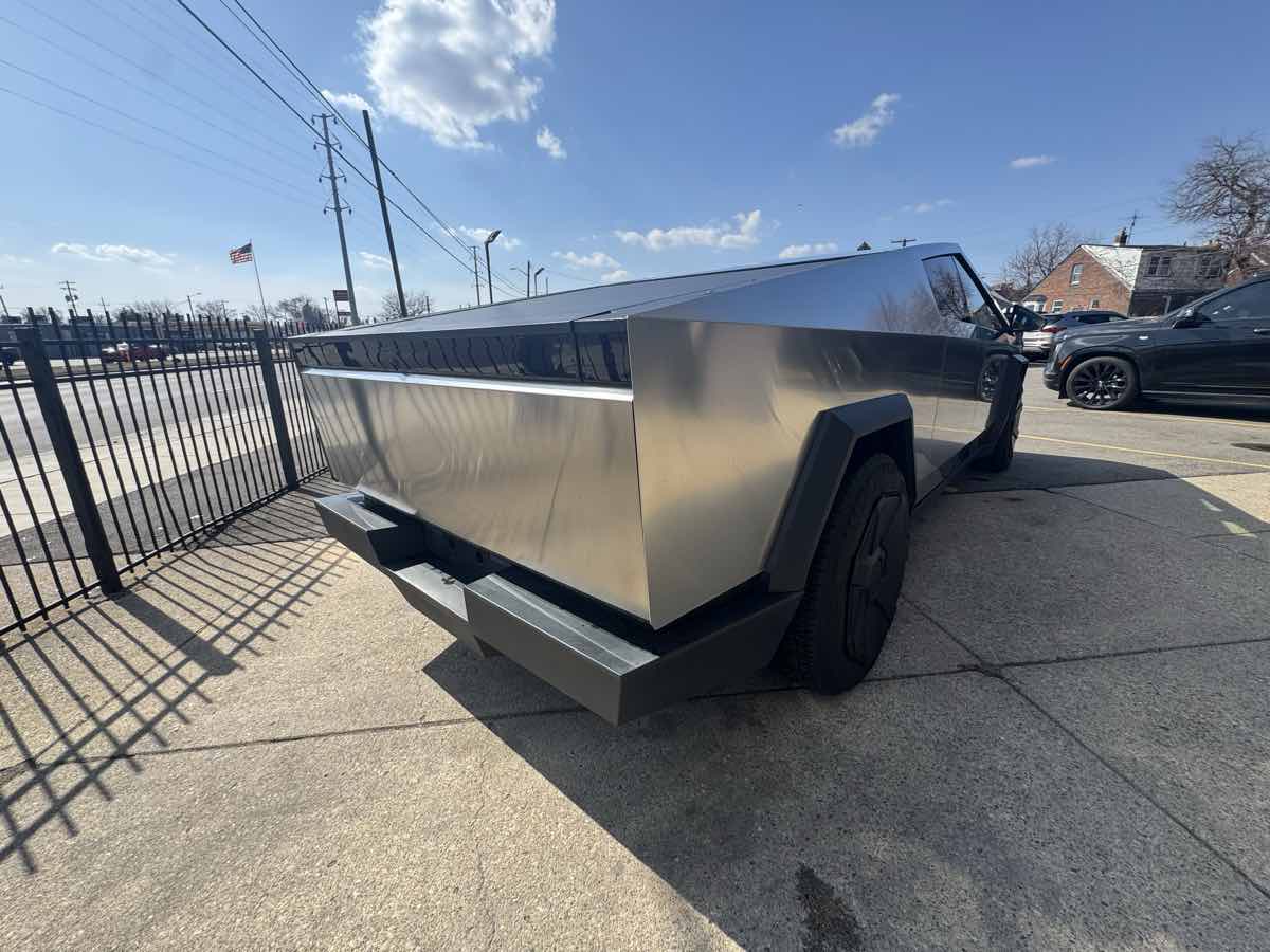 2025 Tesla Cybertruck Base - Photo 6