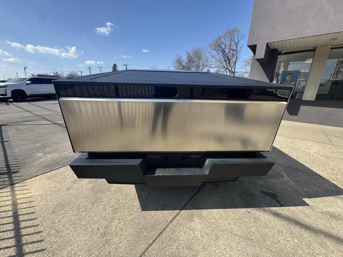 2025 Tesla Cybertruck Base - Photo 7
