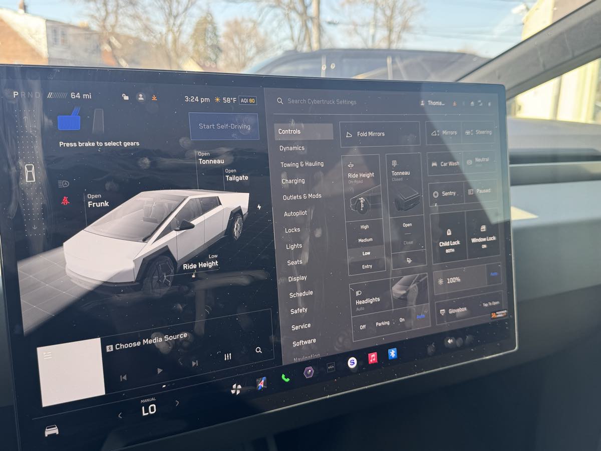 2025 Tesla Cybertruck Base - Photo 18