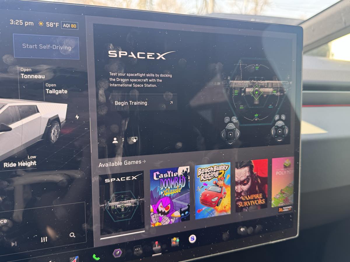 2025 Tesla Cybertruck Base - Photo 25