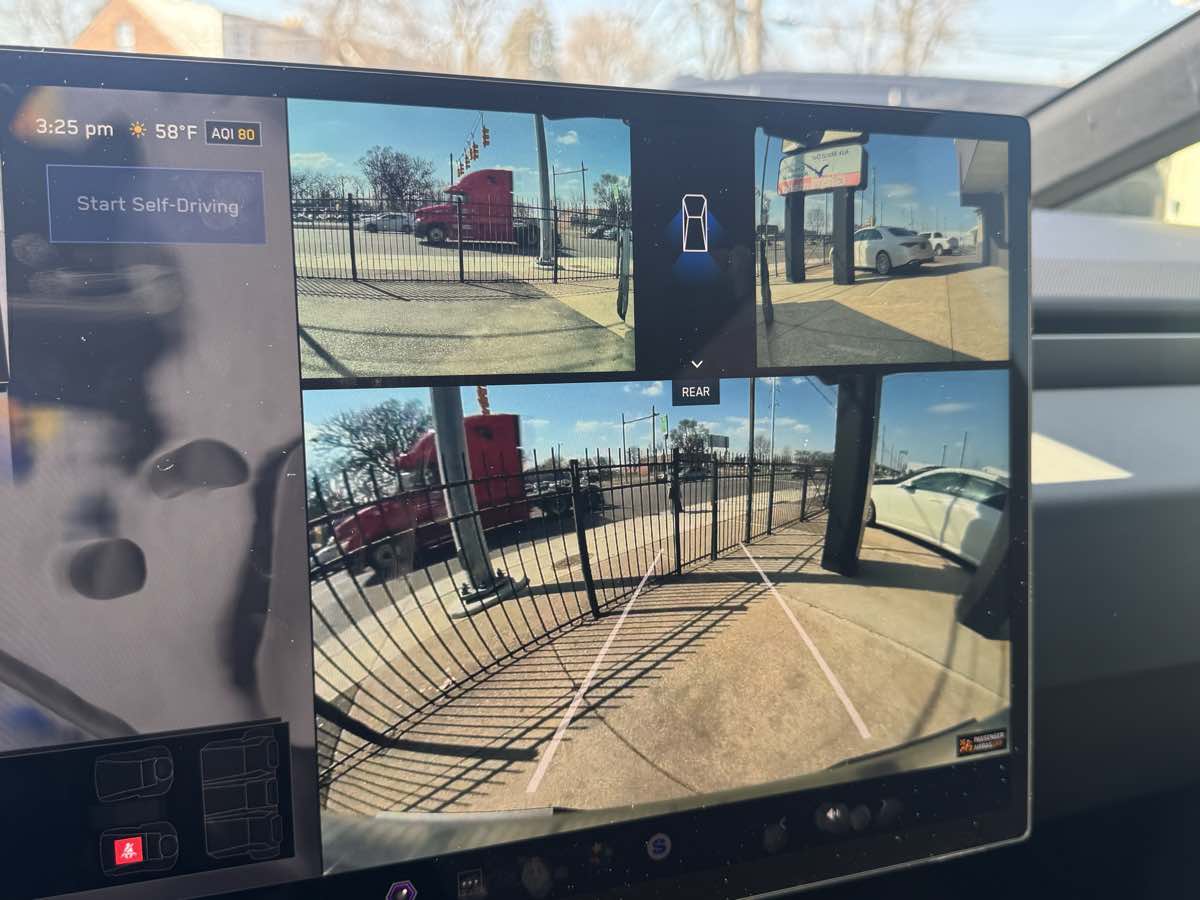 2025 Tesla Cybertruck Base - Photo 26