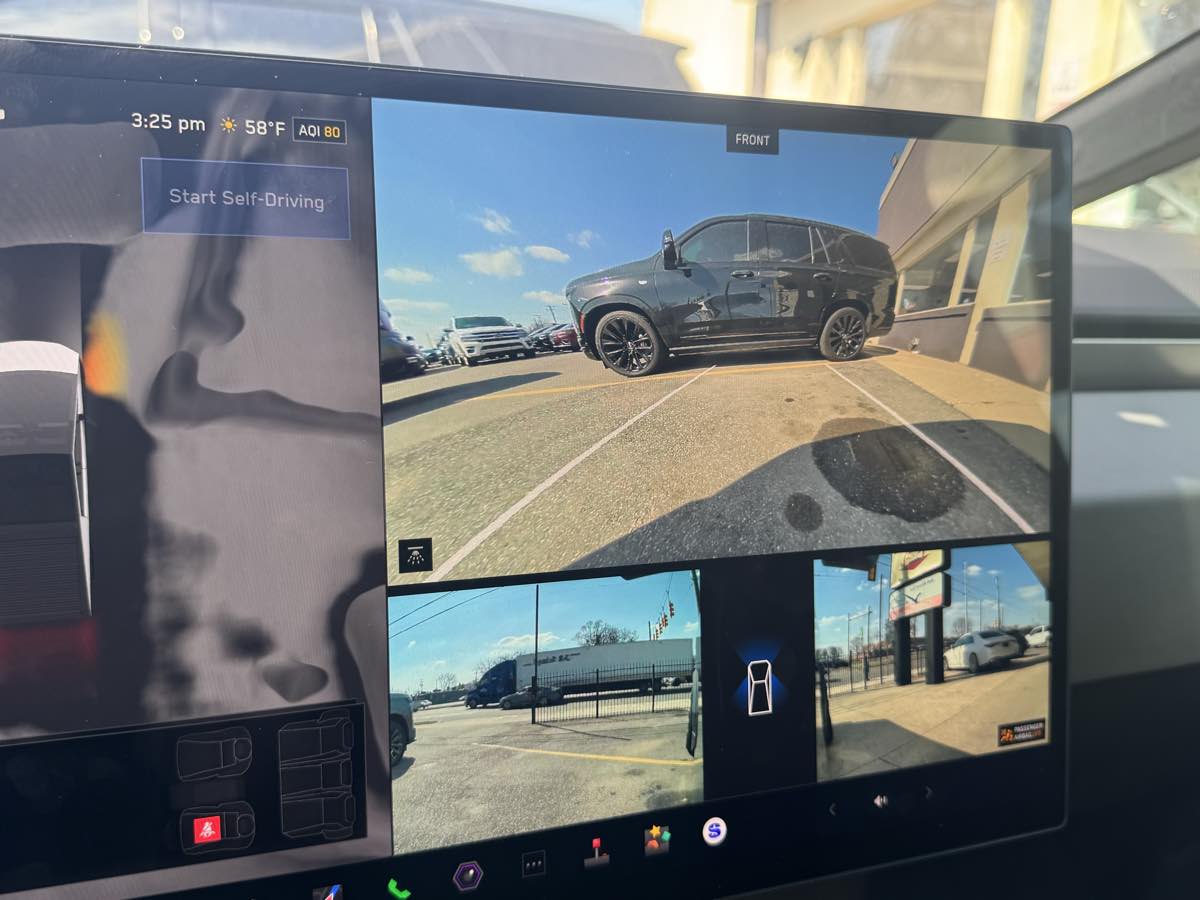2025 Tesla Cybertruck Base - Photo 27