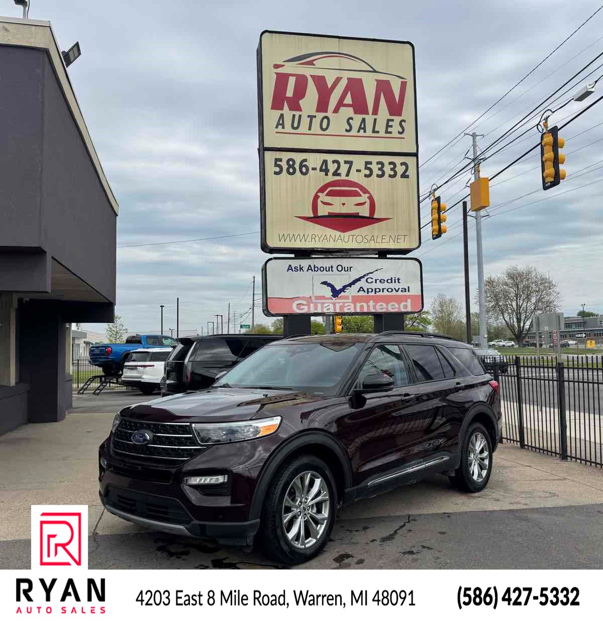 2023 Ford Explorer XLT 4WD's photo