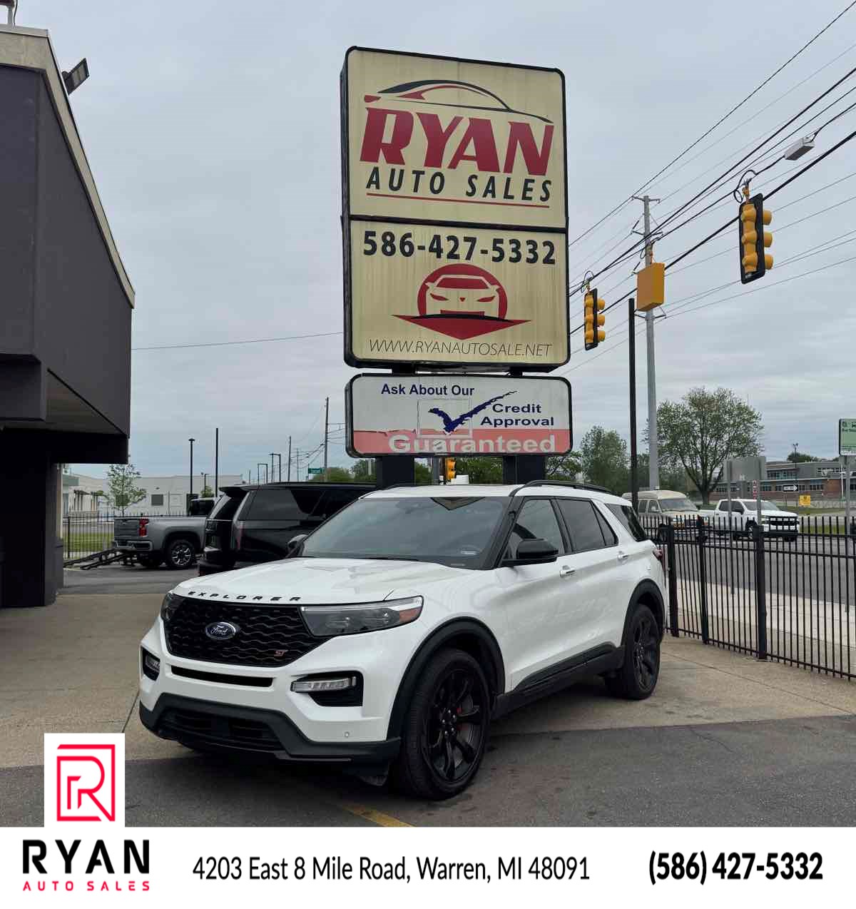 2023 Ford Explorer ST 4WD's photo