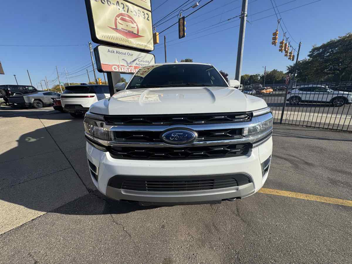 Ford Expedition MAX photo 3