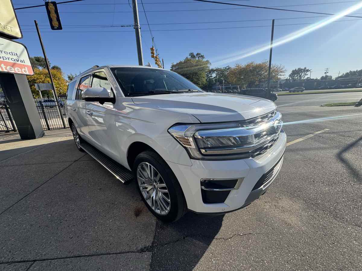 Ford Expedition MAX photo 4