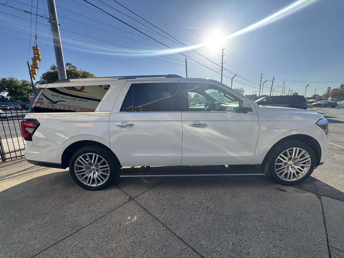 Ford Expedition MAX photo 5