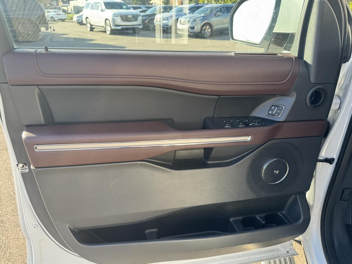 Ford Expedition MAX photo 13