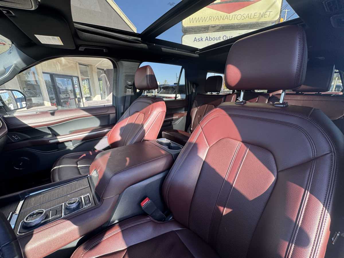 Ford Expedition MAX photo 15