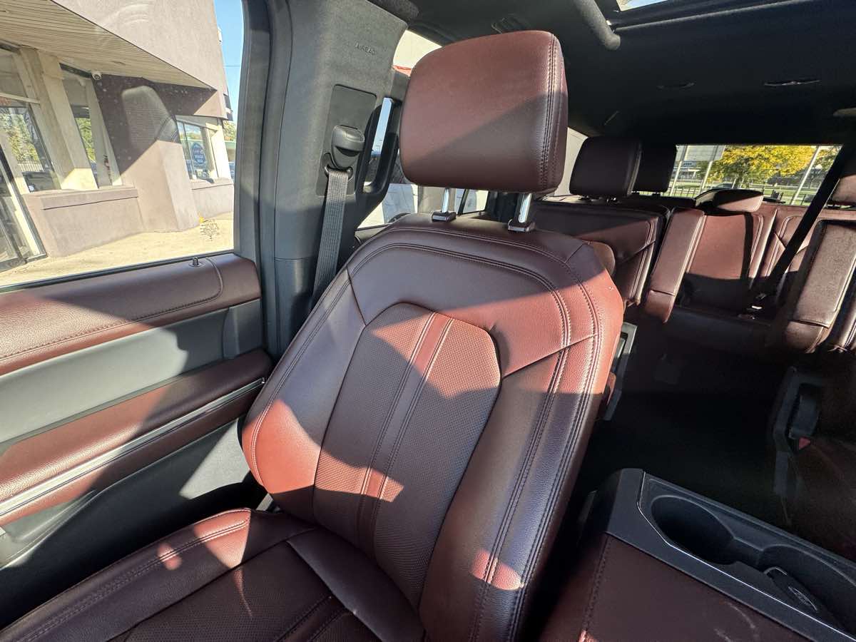 Ford Expedition MAX photo 29
