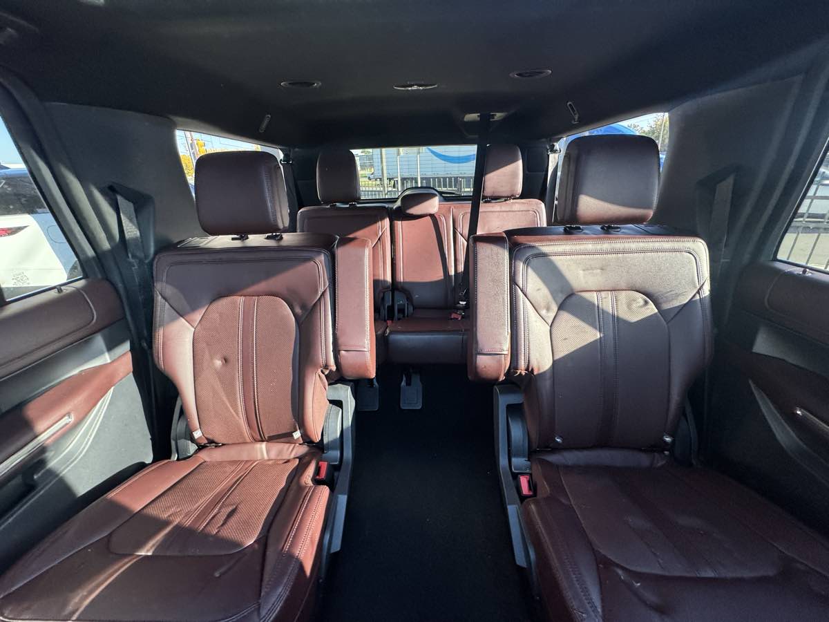 Ford Expedition MAX photo 31