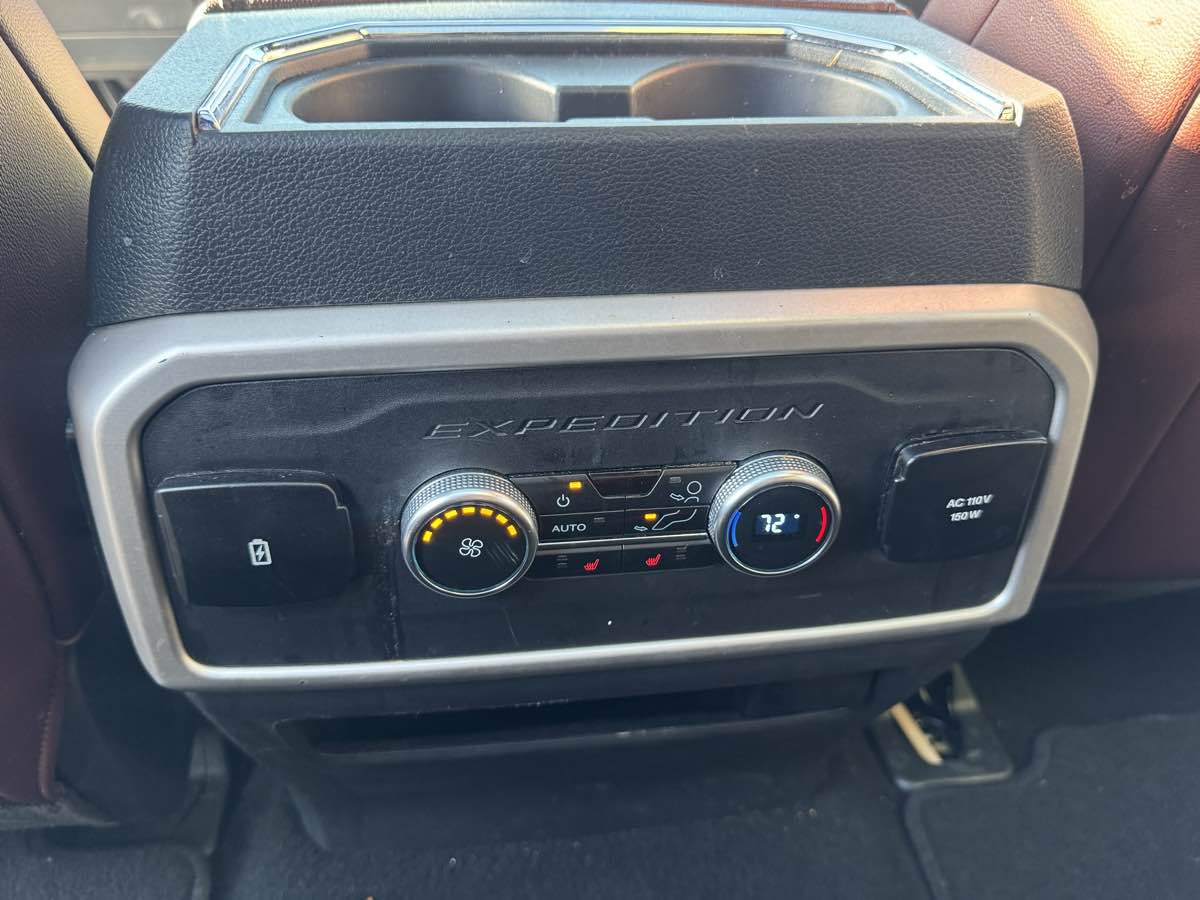 Ford Expedition MAX photo 34