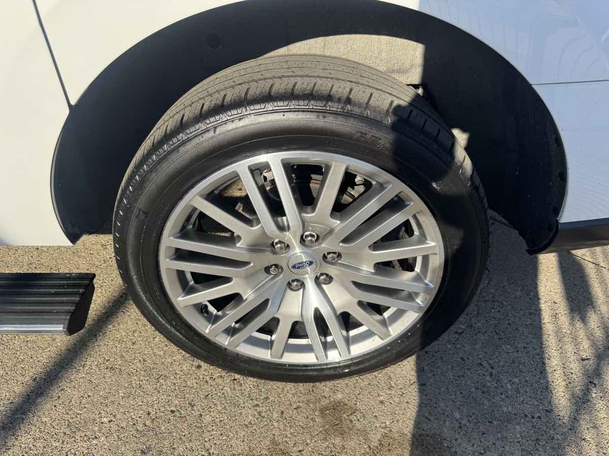 Ford Expedition MAX photo 38