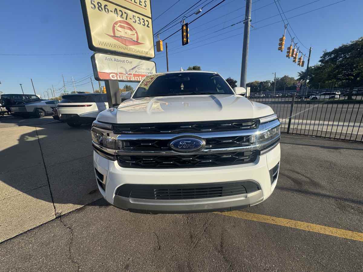 Ford Expedition MAX photo 3