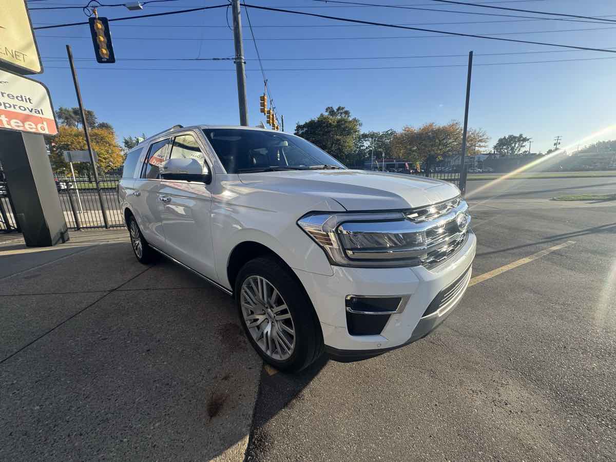 Ford Expedition MAX photo 4