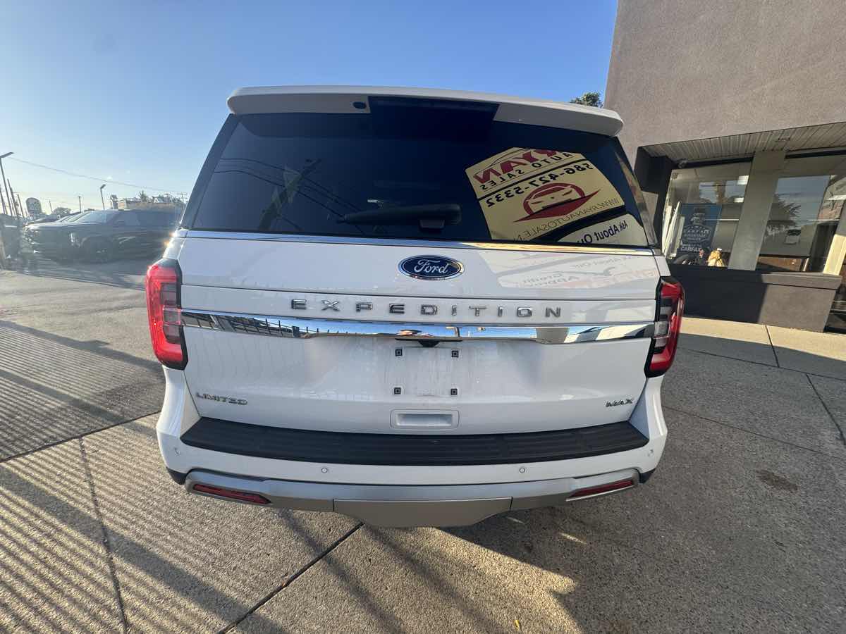 Ford Expedition MAX photo 7