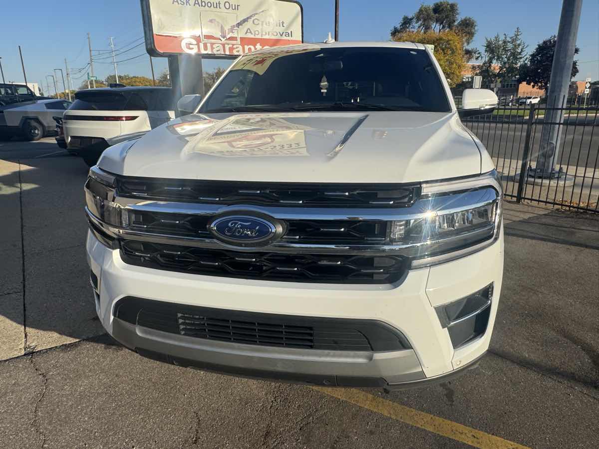 Ford Expedition MAX photo 10
