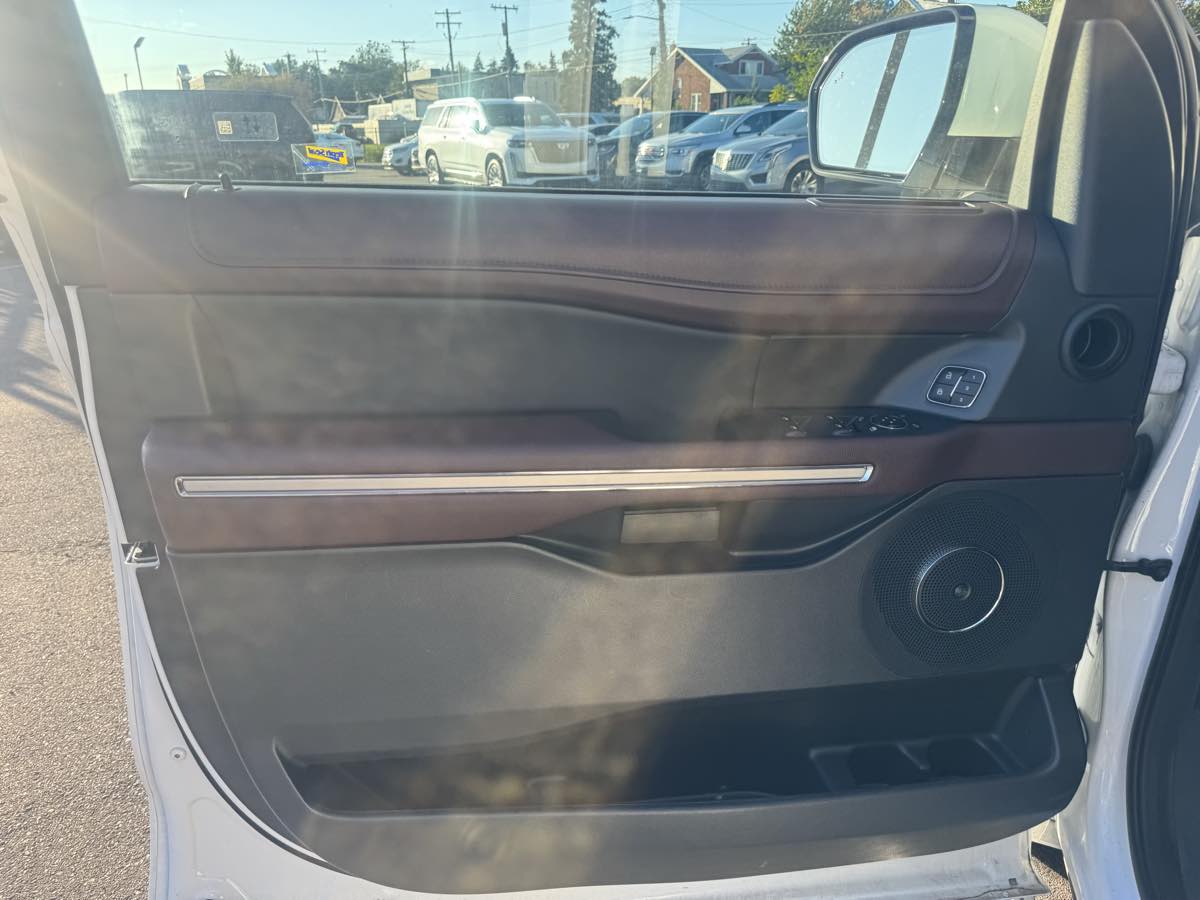Ford Expedition MAX photo 13