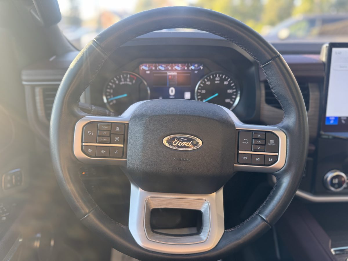 Ford Expedition MAX photo 16