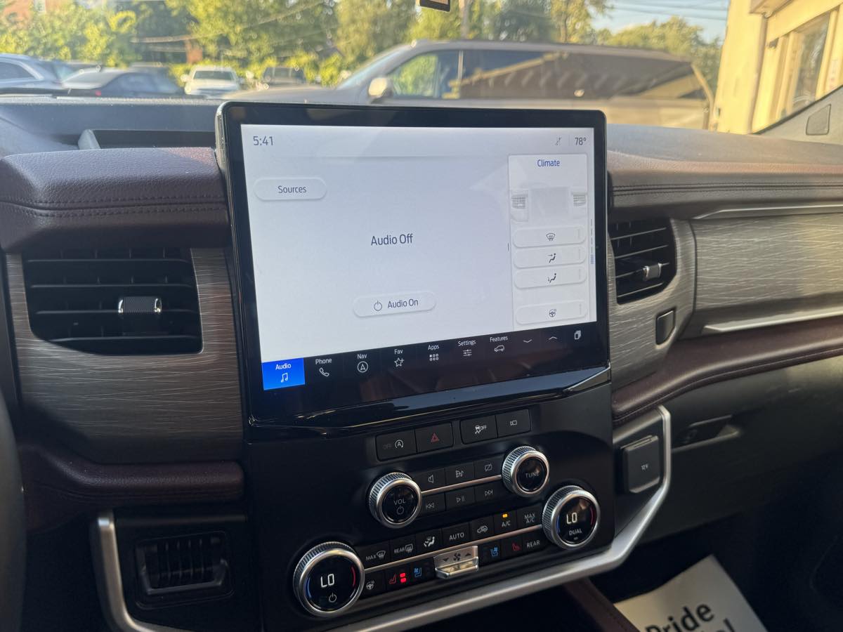 Ford Expedition MAX photo 19