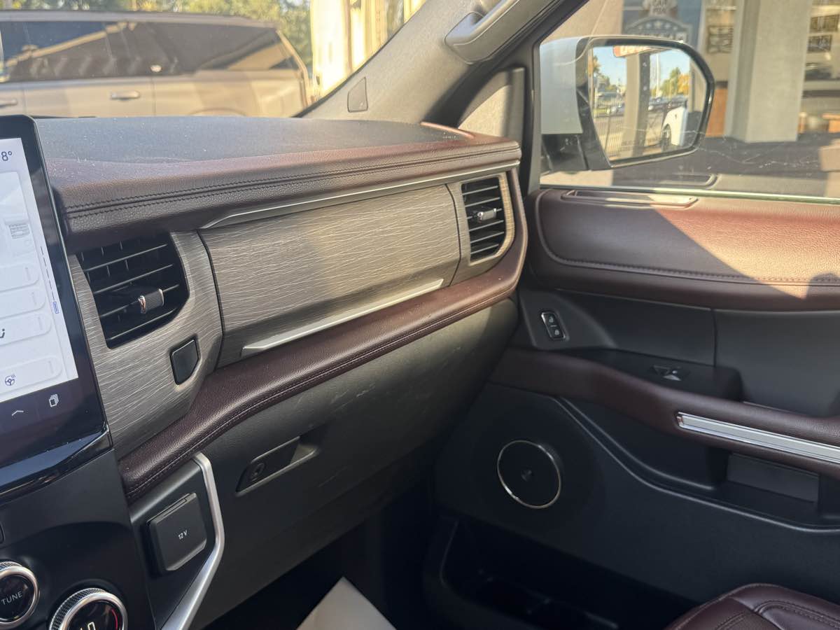 Ford Expedition MAX photo 28