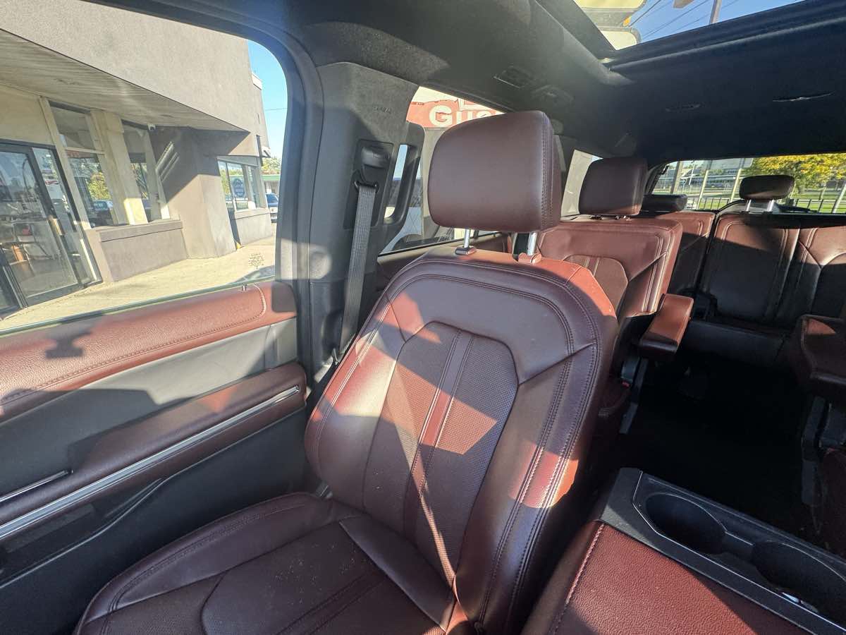 Ford Expedition MAX photo 29