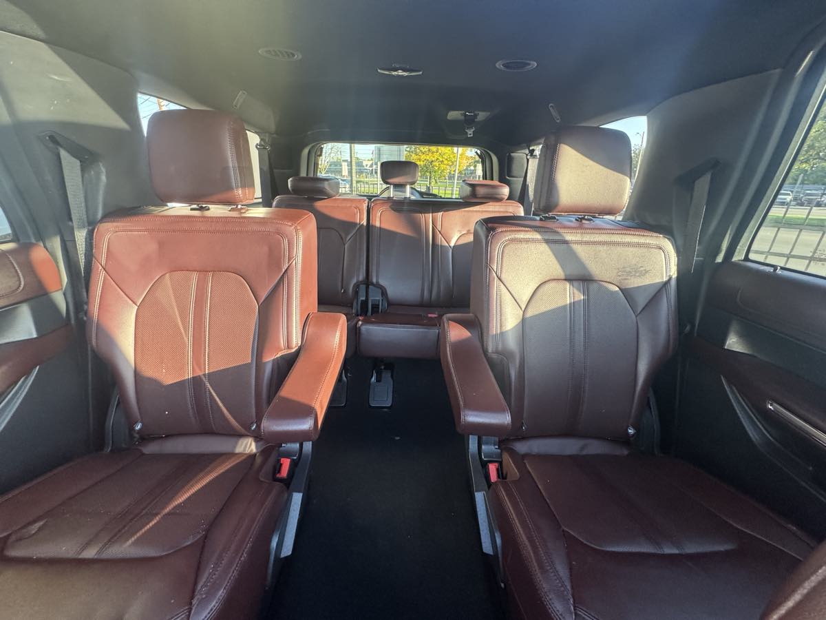 Ford Expedition MAX photo 31