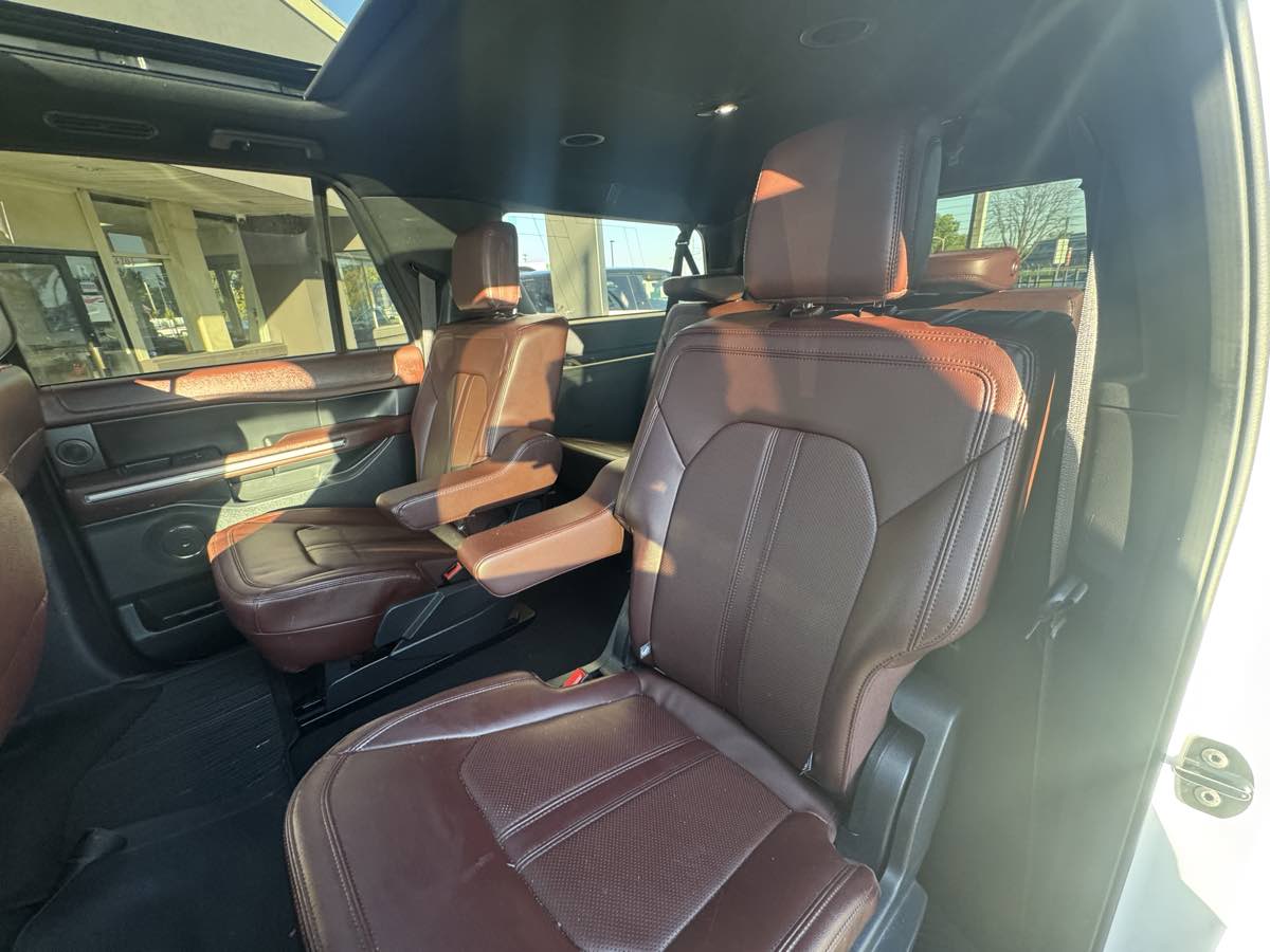 Ford Expedition MAX photo 32