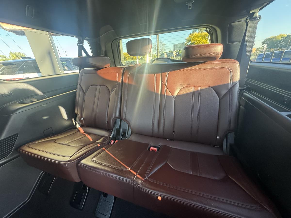 Ford Expedition MAX photo 33