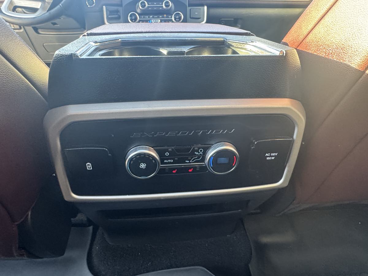 Ford Expedition MAX photo 34