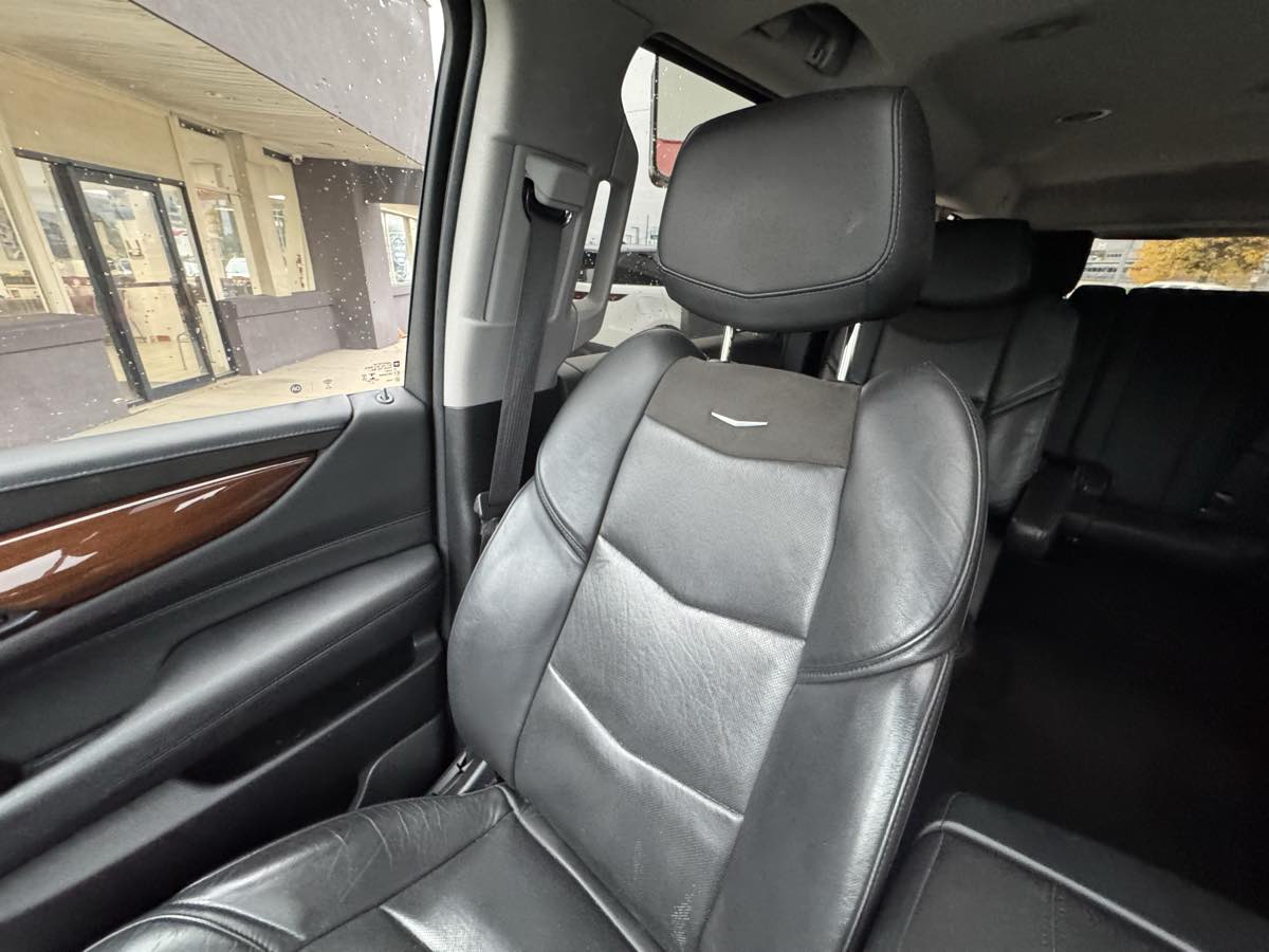 Photo 28 of this Cadillac Escalade ESV