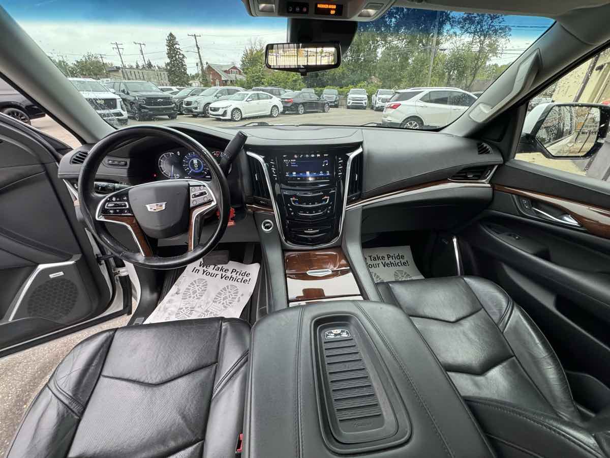 Photo 34 of this Cadillac Escalade ESV
