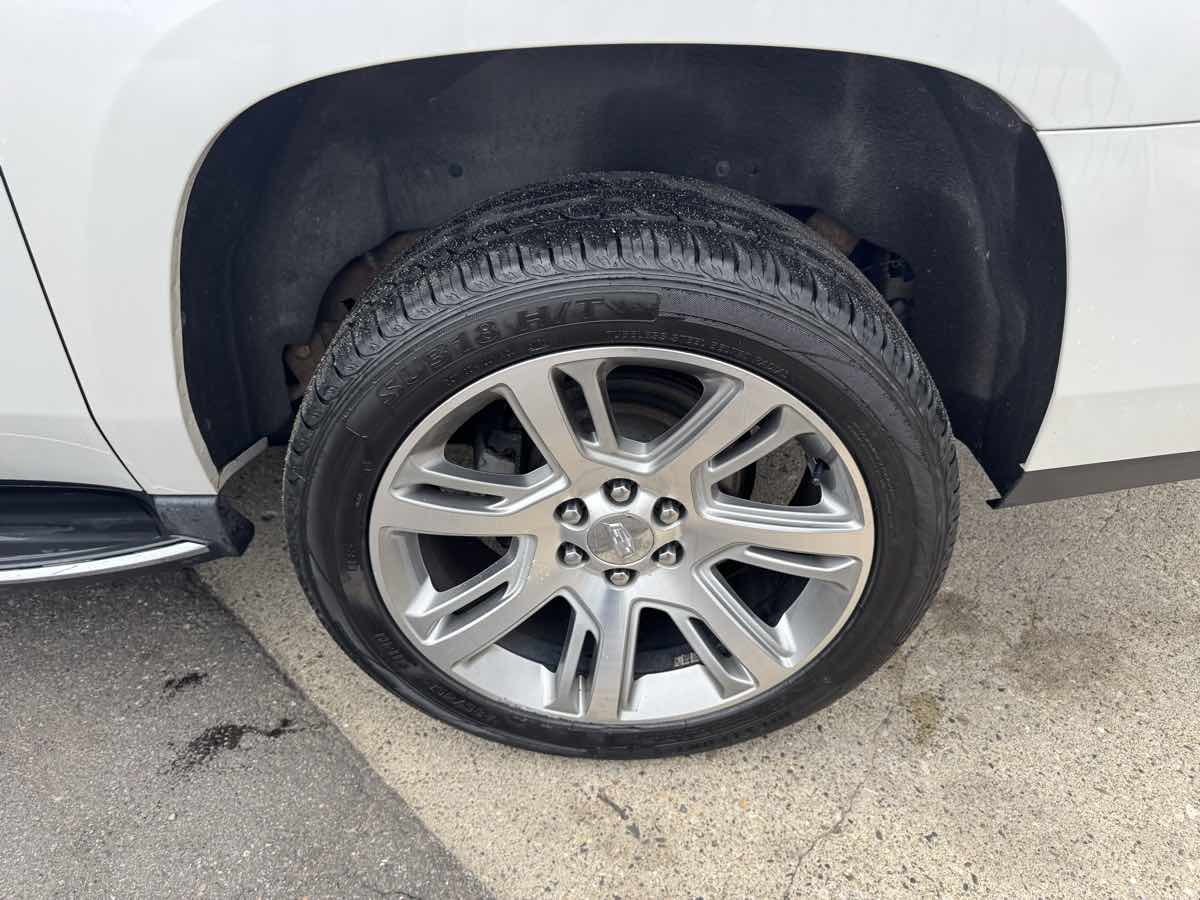 Photo 37 of this Cadillac Escalade ESV