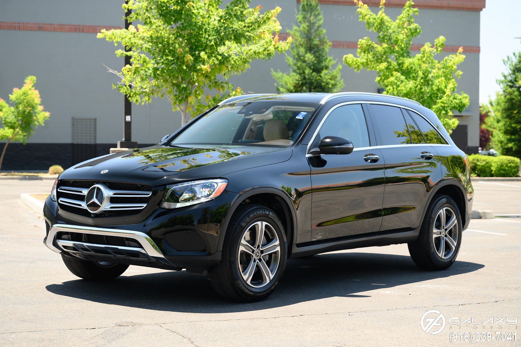 2018 Mercedes Benz GLC 300 4MATIC photo 3