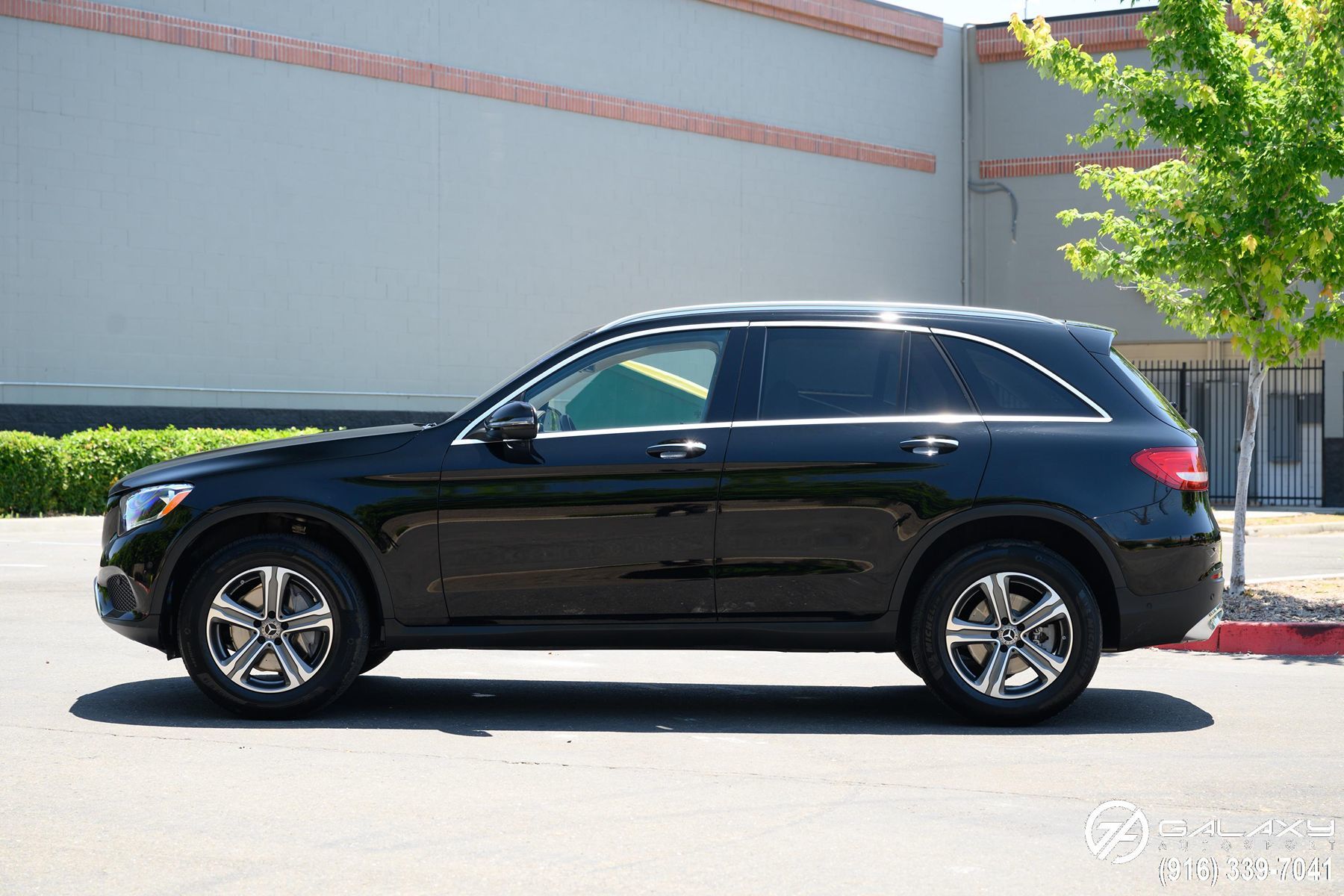 2018 Mercedes Benz GLC 300 4MATIC photo 4