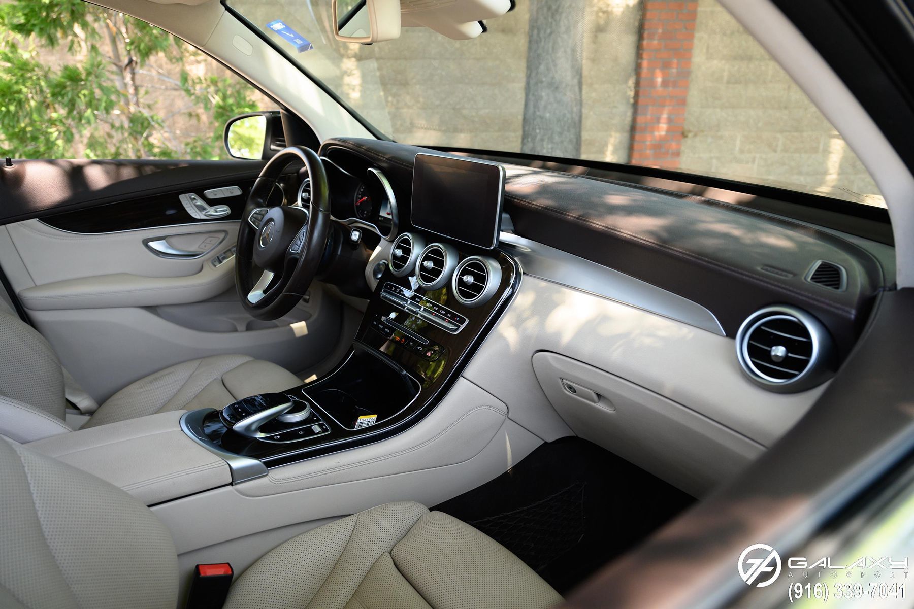 2018 Mercedes Benz GLC 300 4MATIC photo 11
