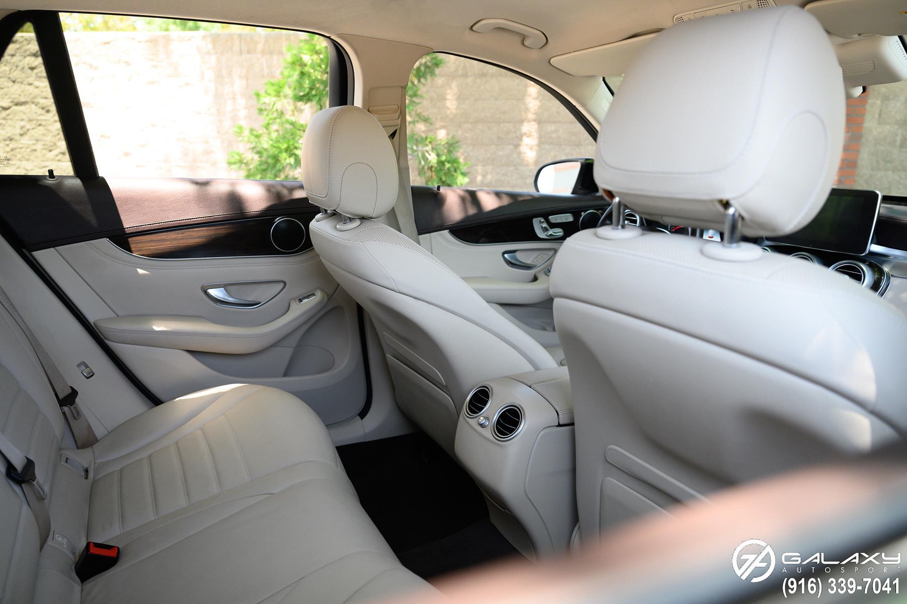 2018 Mercedes Benz GLC 300 4MATIC photo 14