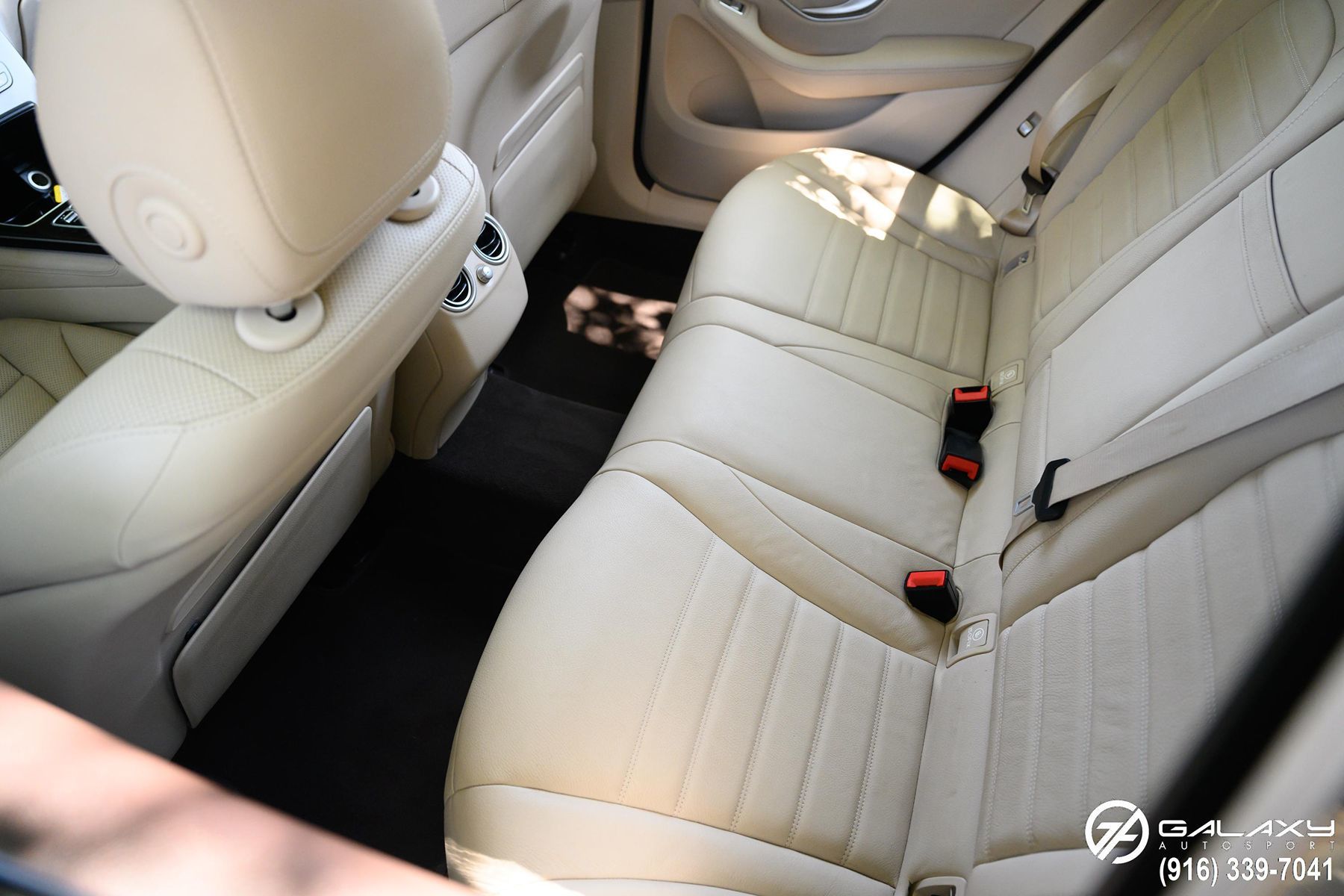 2018 Mercedes Benz GLC 300 4MATIC photo 17