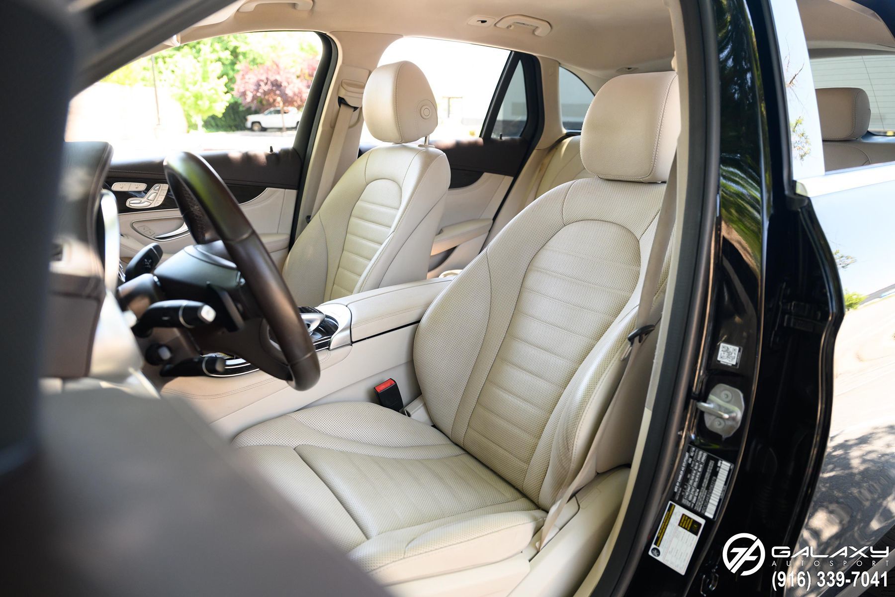 2018 Mercedes Benz GLC 300 4MATIC photo 19