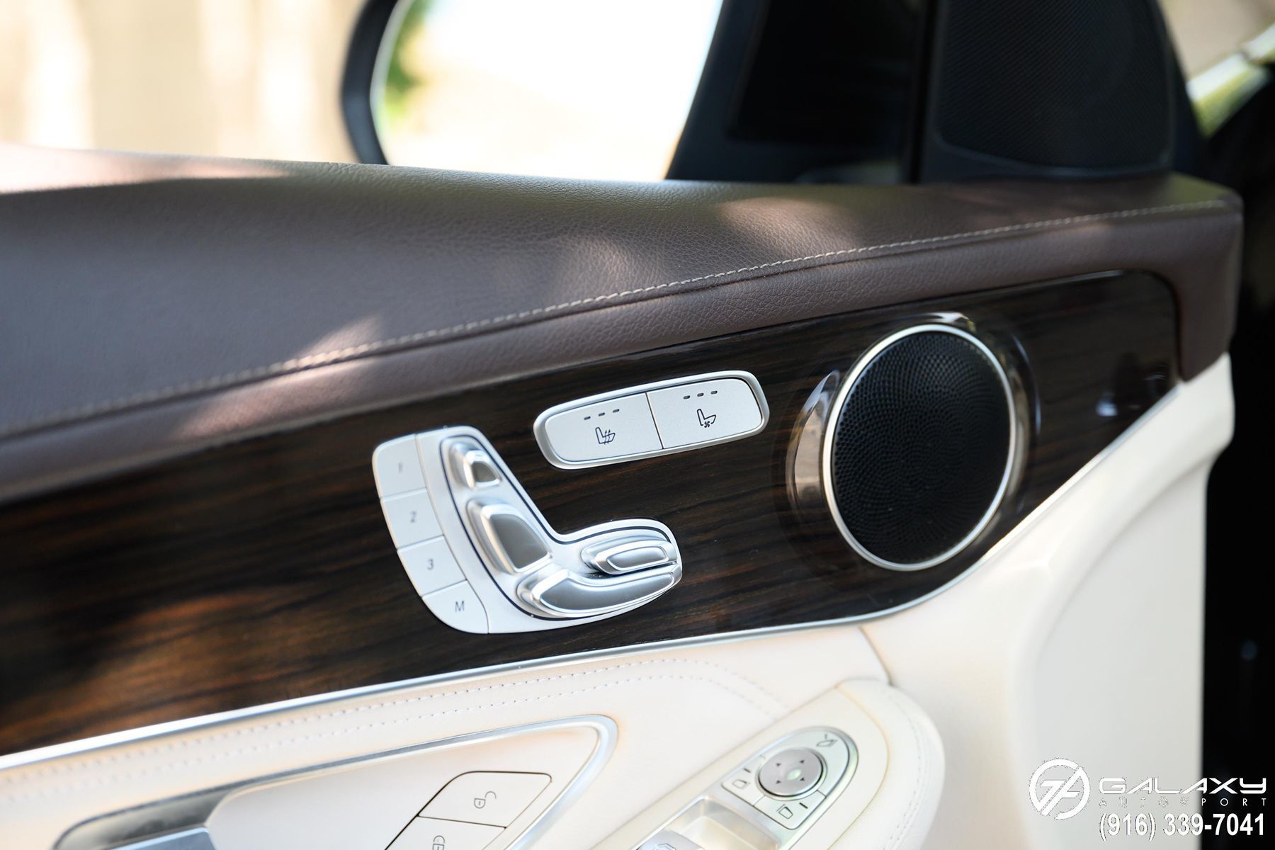 2018 Mercedes Benz GLC 300 4MATIC photo 21