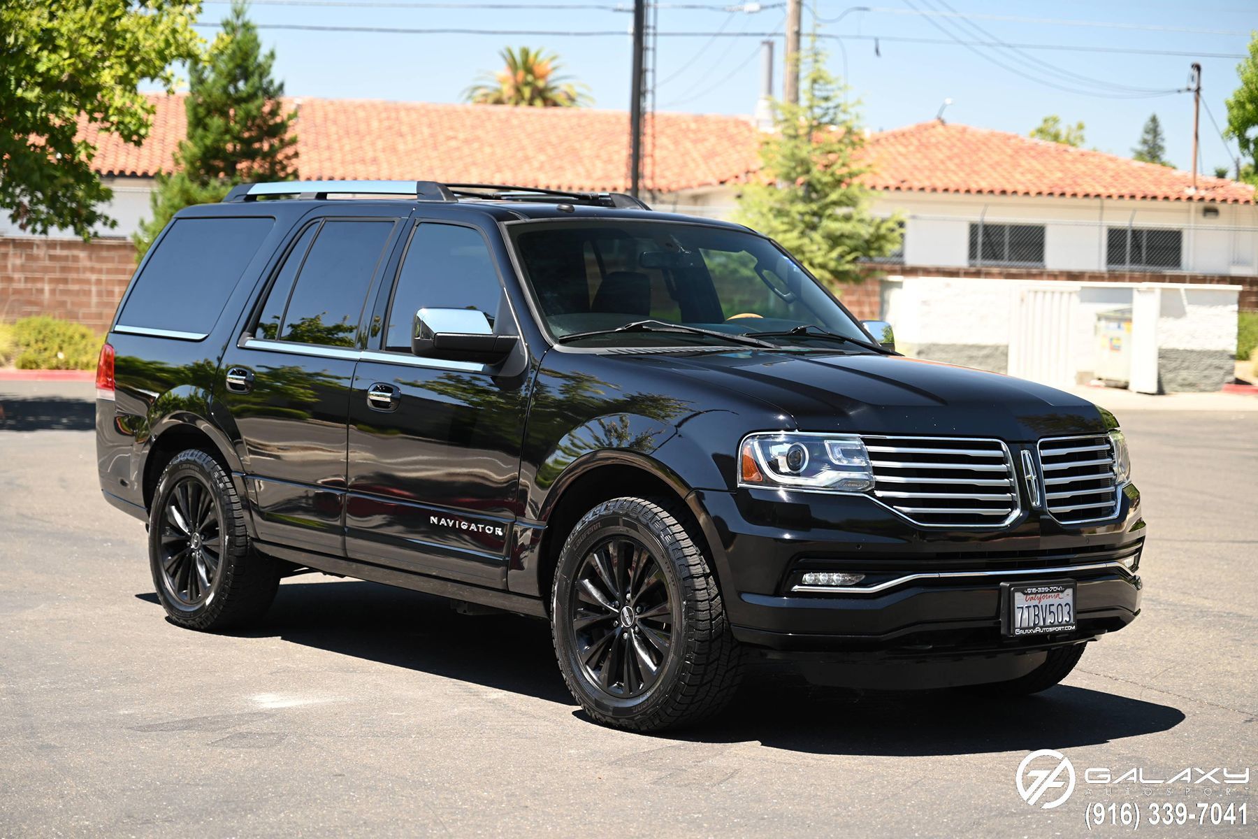 Lincoln launches ad campaign for 2016 Navigator, image size:1800x1200