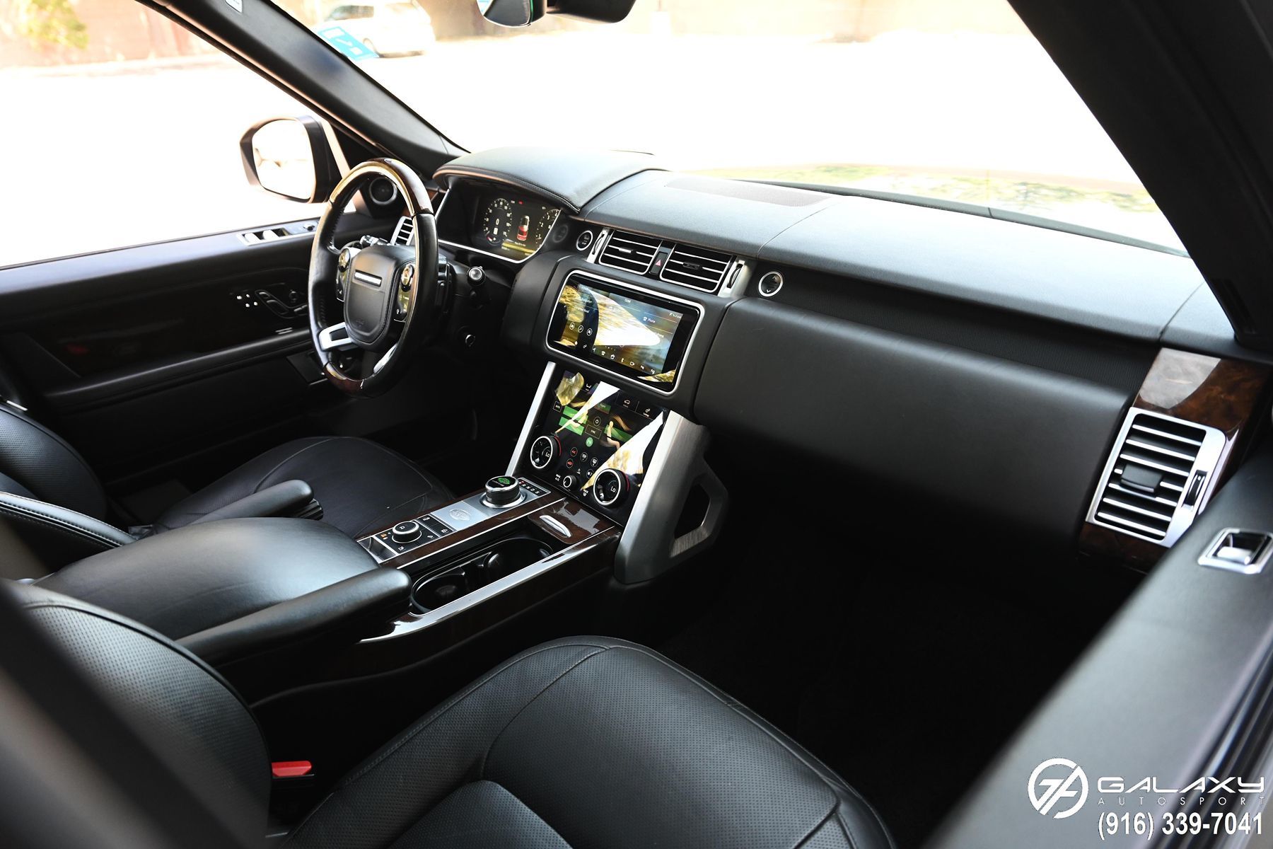 2019 Land Rover Range Rover SuperCharged photo 12