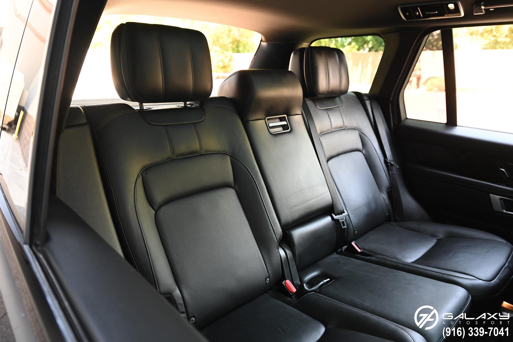 2019 Land Rover Range Rover SuperCharged photo 13