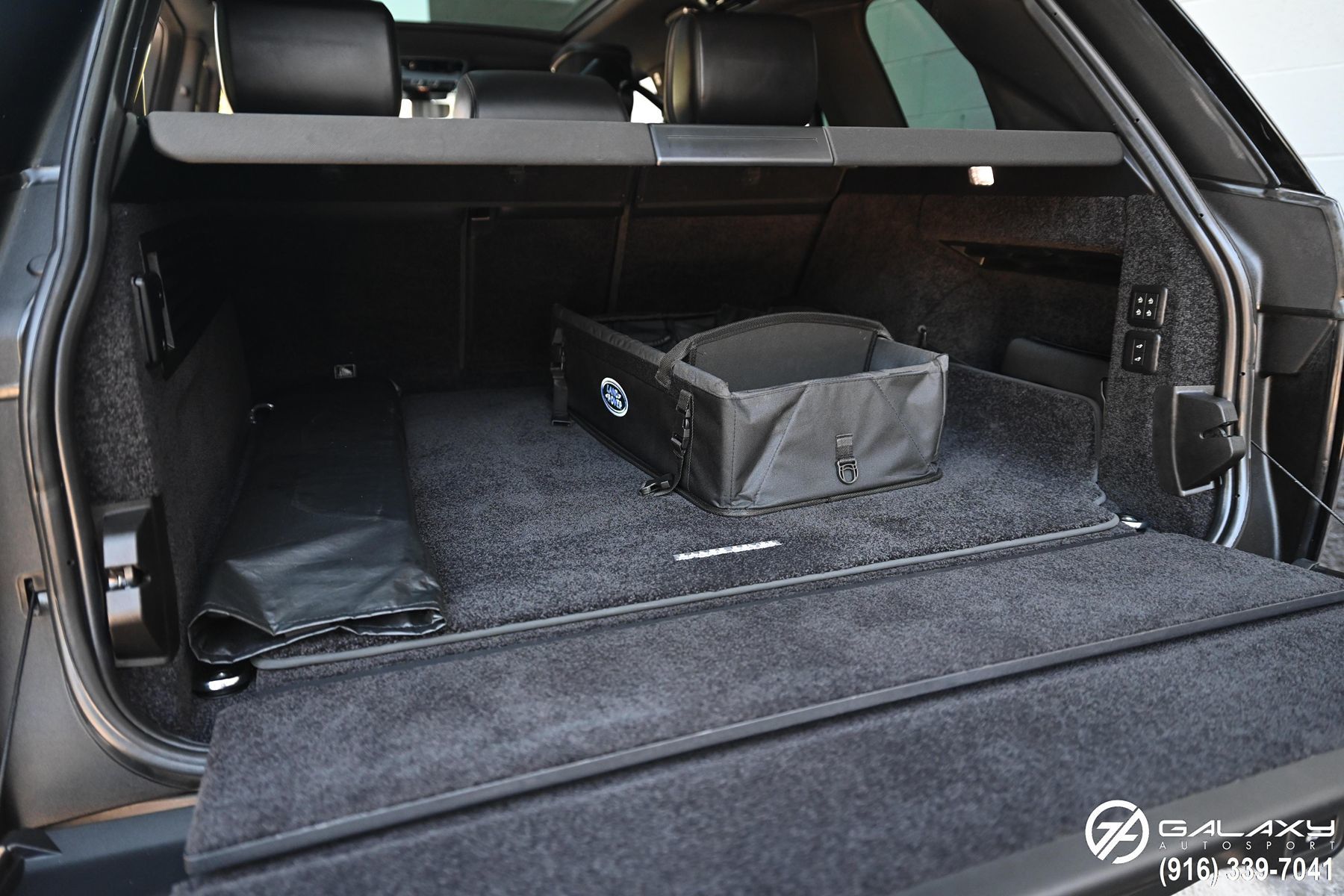 2019 Land Rover Range Rover SuperCharged photo 16