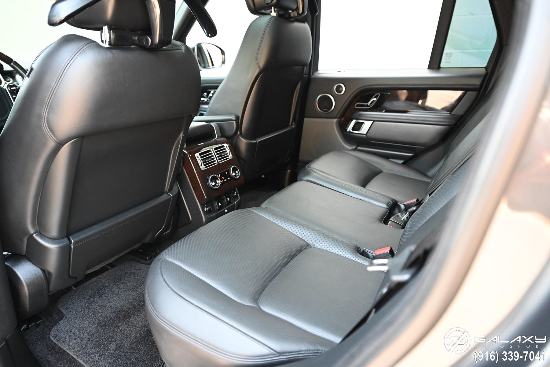 2019 Land Rover Range Rover SuperCharged photo 18