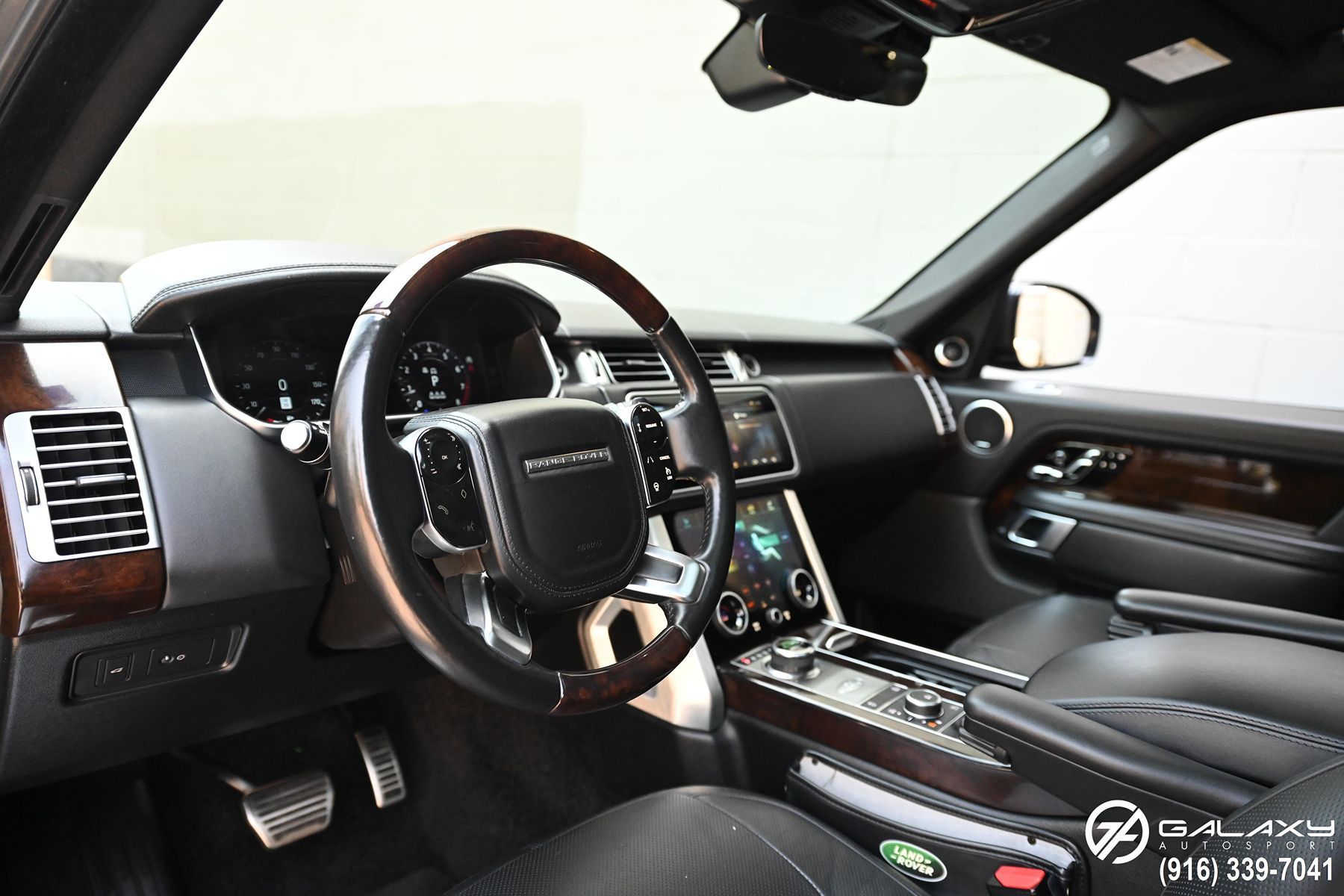 2019 Land Rover Range Rover SuperCharged photo 24