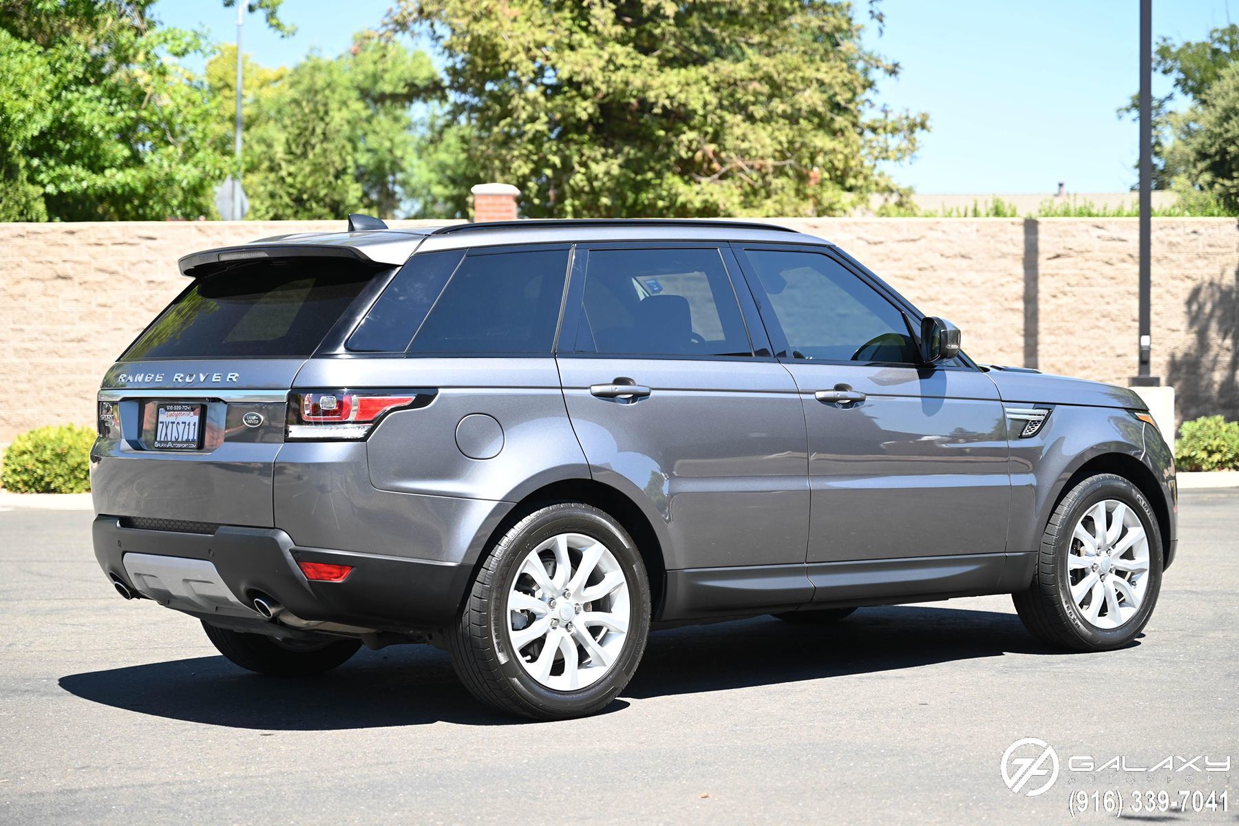 2017 Land Rover Range Rover Sport HSE photo 7