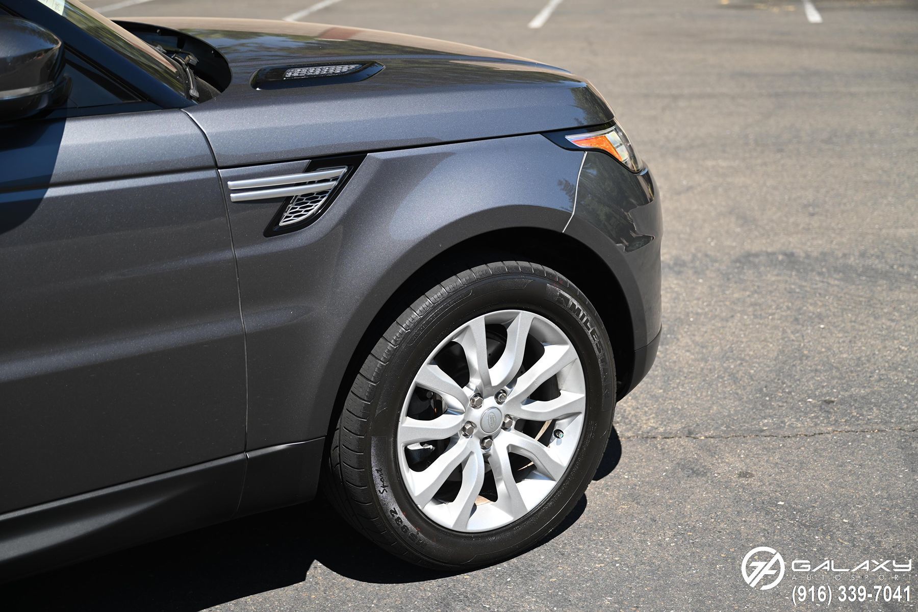 2017 Land Rover Range Rover Sport HSE photo 9