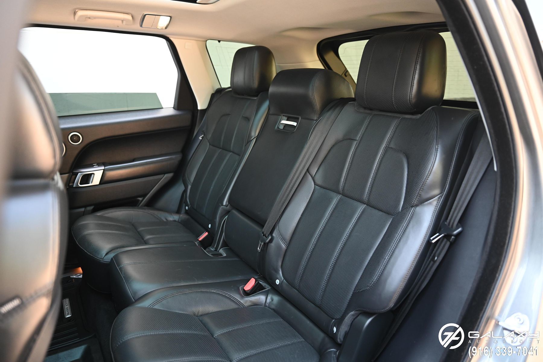 2017 Land Rover Range Rover Sport HSE photo 16